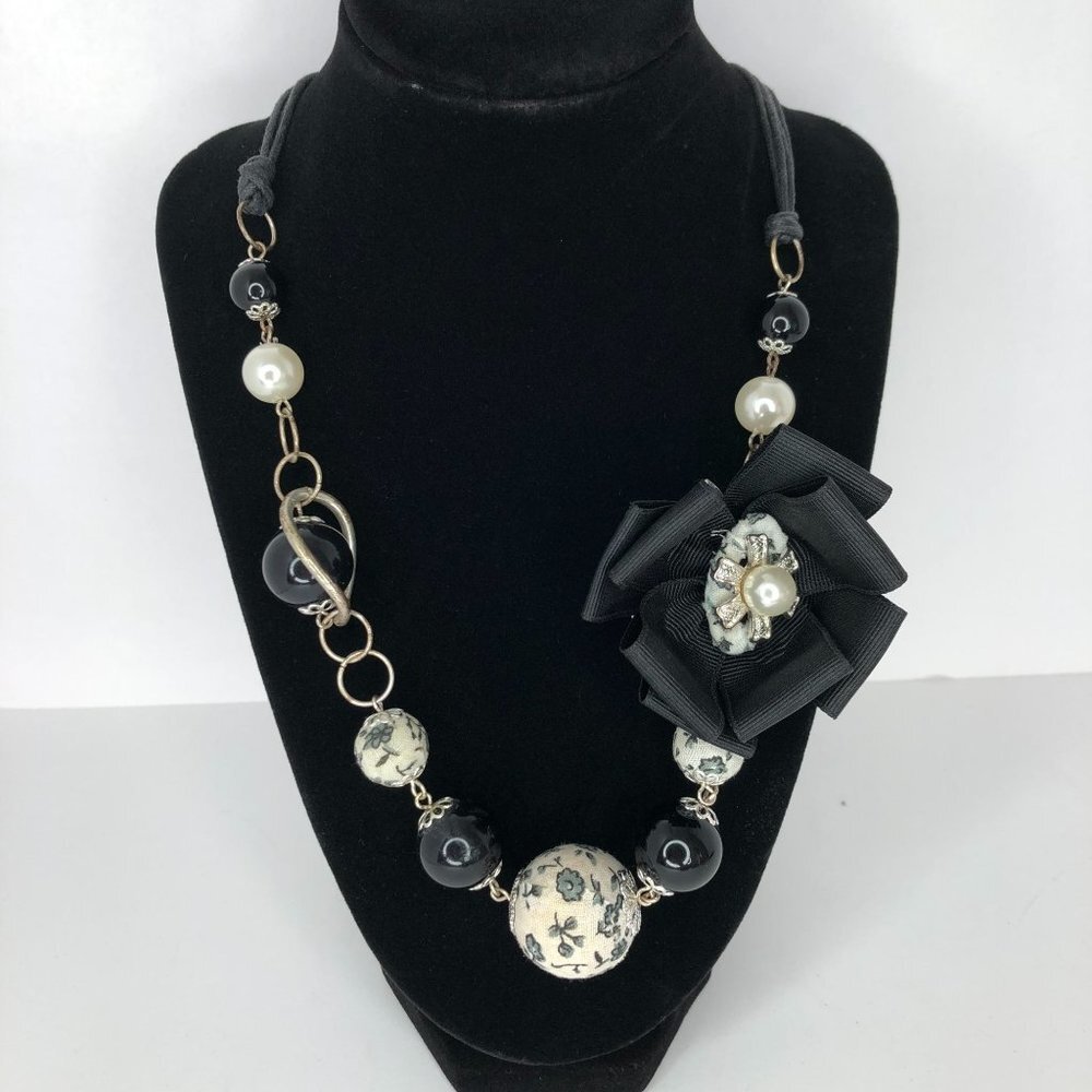 3d Flower Silver Tone Faux Pearl Statement Necklace Black White Silver 26"